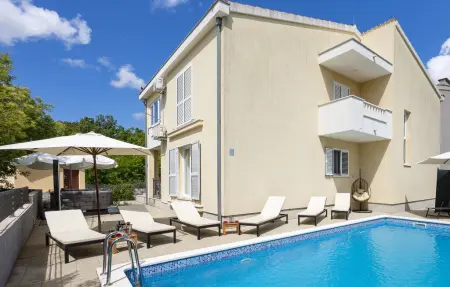 Location Maison à Dugopolje 10 personnes