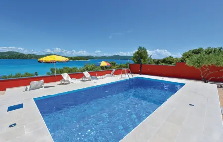 Location Maison à Jezera 4 personnes