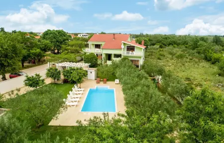 Location Maison à Sv. Filip i Jakov 12 personnes