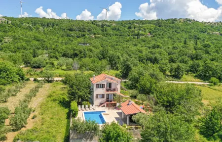 Location Maison à Katuni 10 personnes