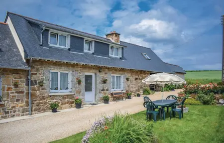 Location Maison à Caouennec Lanvezeac 4 personnes