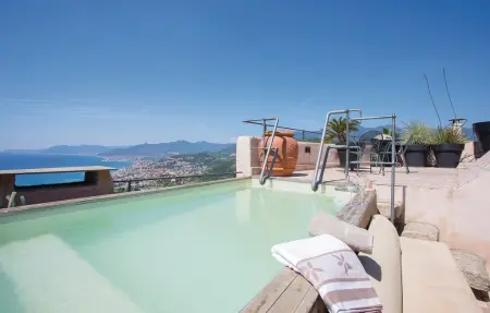 Location Maison à Borgio Verezzi SV 8 personnes