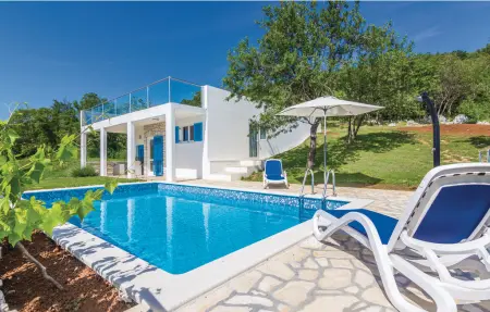 Location Maison à Trget 4 personnes