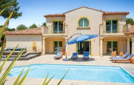 Location Maison à Saint Raphael 8 personnes