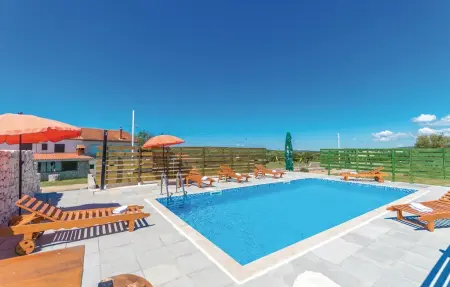 Location Maison à Donje Rastane 8 personnes