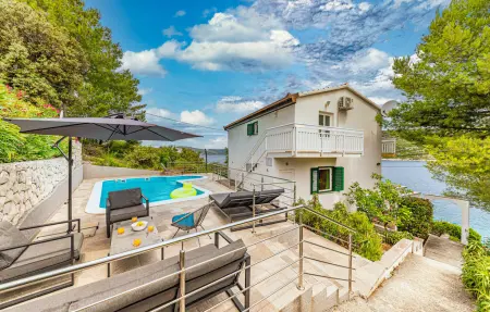 Location Maison à Drvenik Veliki 10 personnes