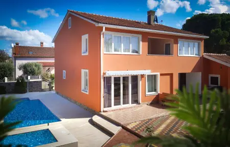 Location Maison à Valbandon 12 personnes