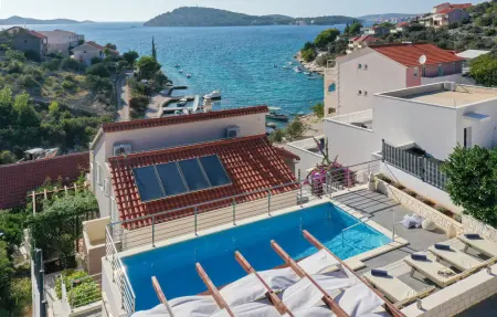 Location Maison à Kalebova Luka 10 personnes