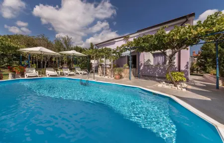 Location Maison à Vinez 7 personnes