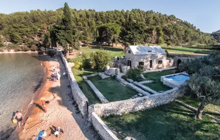 Location Maison à Postira 6 personnes