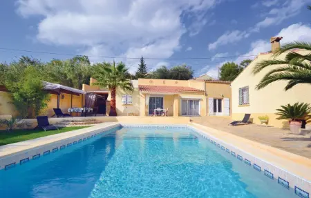 Location Maison à Théziers 7 personnes