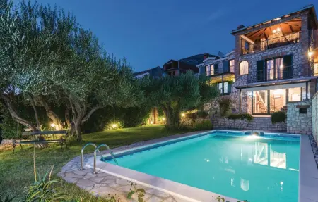 Location Maison à Klek 8 personnes