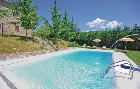 Location Maison à Apecchio PU 31 personnes