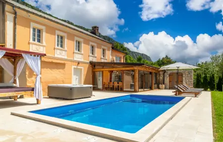 Location Maison à Bribir 8 personnes