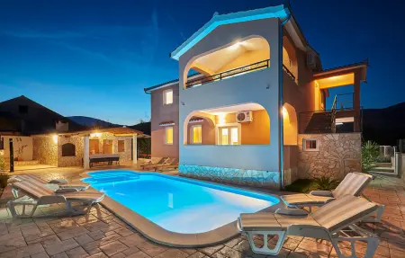 Location Maison à Plano 8 personnes