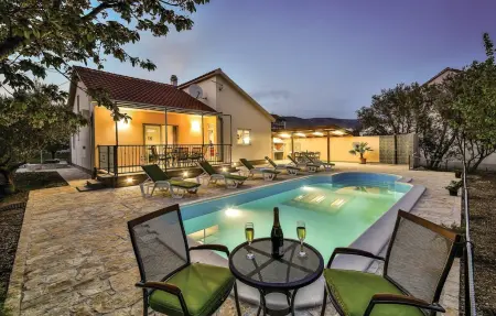 Location Maison à Kastel Stafilic 8 personnes