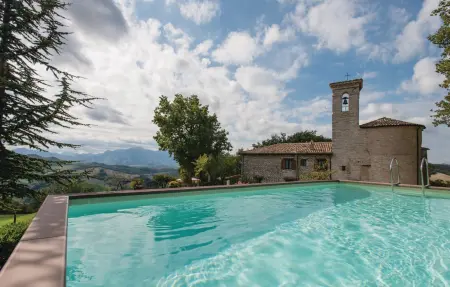 Location Maison à Cagli PU 10 personnes