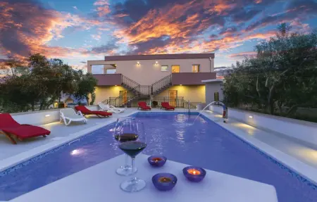 Location Maison à Kastel Stafilic 16 personnes