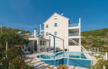 Location Maison à Stomorska 20 personnes