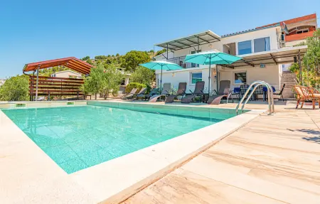 Location Maison à Zatoglav 7 personnes