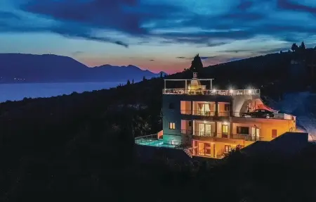 Location Maison à Kremena 8 personnes