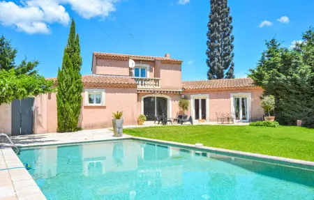 Location Maison à Eyguieres 8 personnes