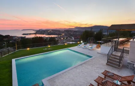 Location Maison à Podstrana 15 personnes