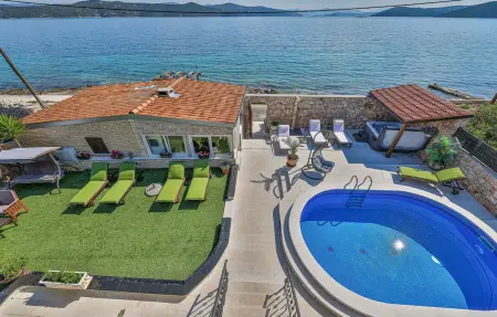 Location Maison à Drvenik Mali 8 personnes