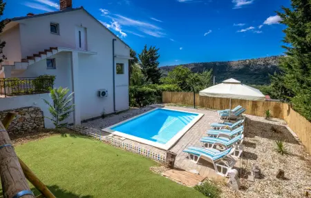 Location Maison à Bribir 8 personnes