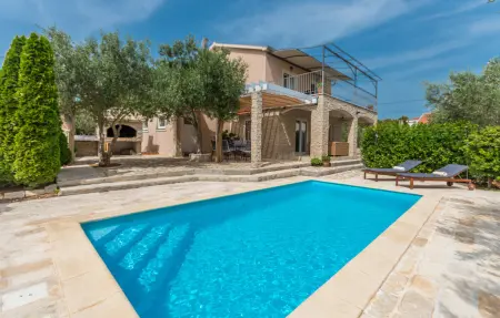 Location Maison à Dobropoljana 8 personnes