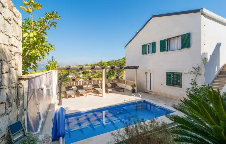 Location Maison à Postira 20 personnes