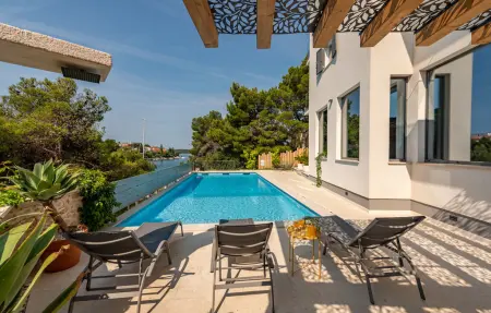 Location Maison à Zaboric 14 personnes