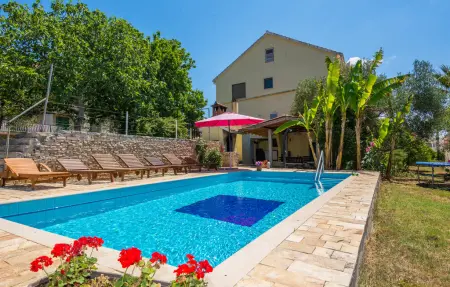 Location Maison à Kozino 14 personnes