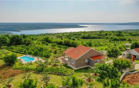 Location Maison à Krusevo 8 personnes