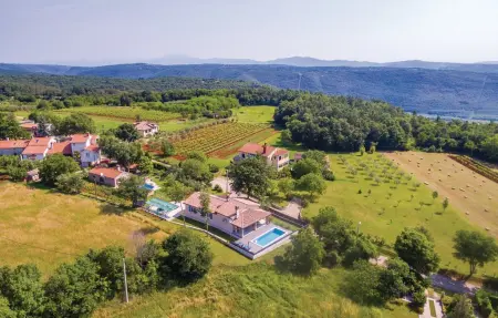 Location Maison à Barban 6 personnes