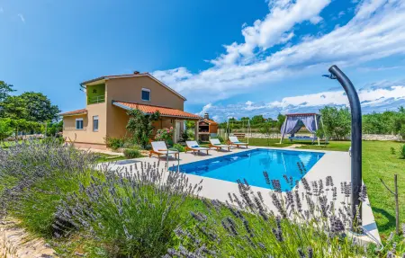 Location Maison à Sisan 6 personnes