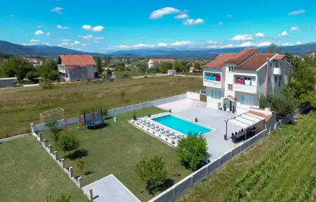 Location Maison à Trilj 16 personnes