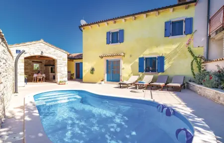 Location Maison à Barban 6 personnes