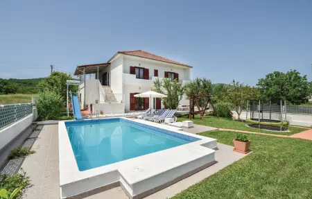 Location Maison à Sinj 8 personnes