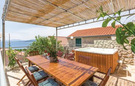 Location Maison à Podgora 9 personnes