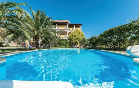 Location Maison à Turanj 21 personnes