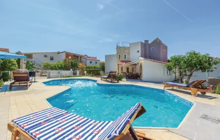 Location Maison à Vir 12 personnes