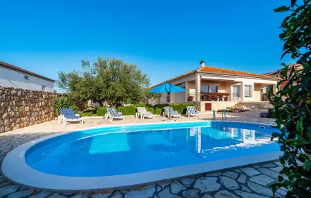 Location Maison à Gorica 8 personnes