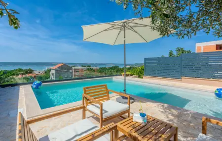 Location Maison à Maslenica 8 personnes