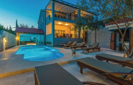 Location Maison à Pridraga 15 personnes