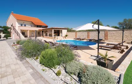 Location Maison à Gorica 12 personnes