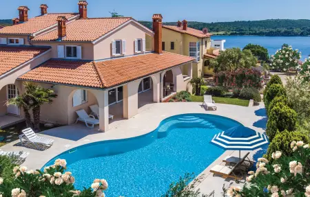 Location Maison à Pula 16 personnes