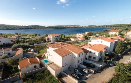 Location Maison à Pomer 13 personnes