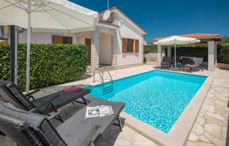 Location Maison à Kastelir 5 personnes