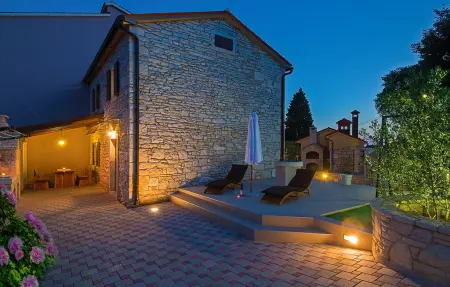 Location Maison à Barban 6 personnes